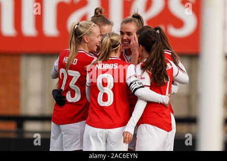 Borehamwood, Regno Unito . 1 Dic 2019. I giocatori dell'Arsenal festeggiano Lisa Evans è obiettivo durante la donna Super League tra Arsenal e la città di Bristol a Prato Park a Borehamwood, in Inghilterra il 1 dicembre 2019 (foto di Daniela Porcelli/SPP) Credito: SPP Sport Stampa foto. /Alamy Live News Foto Stock
