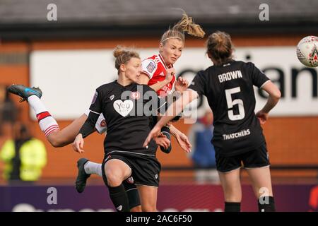 Borehamwood, Regno Unito. 1 Dic 2019. Lia Williamson arsenale di punteggi con una testata durante la donna Super League tra Arsenal e la città di Bristol a Prato Park a Borehamwood, in Inghilterra il 1 dicembre 2019 (foto di Daniela Porcelli/SPP) Credito: SPP Sport Stampa foto. /Alamy Live News Foto Stock