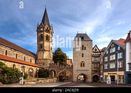Chiesa di San Nicola e Nikolaitor a Karlsplatz a Eisenach Foto Stock