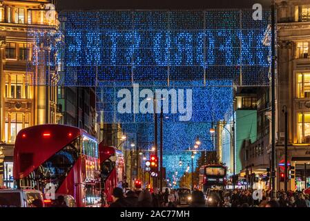 London Oxford Street Luci di Natale - Luci di Natale a Oxford St Londra Centrale Foto Stock
