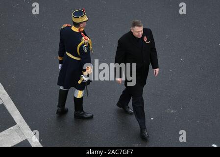 Bucarest, Romania - 01 dicembre, 2019: Presidente rumeno Klaus Iohannis prende parte ad una parata militare durante la Romania la celebrazione della festa nazionale su Foto Stock