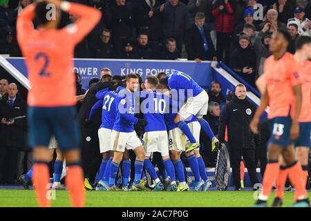 Leicester, Regno Unito. 1 Dic 2019. Il Leicester City giocatori festeggiare dopo il var assegnato un obiettivo di renderlo 2-1 durante il match di Premier League tra Leicester City e Everton al King Power Stadium, Leicester domenica 1 dicembre 2019. (Credit: Jon Hobley | MI News) La fotografia può essere utilizzata solo per il giornale e/o rivista scopi editoriali, è richiesta una licenza per uso commerciale Credito: MI News & Sport /Alamy Live News Foto Stock