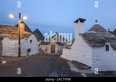 Tipica casa storica di Alberobello la città. Italia Foto Stock