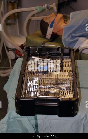 Strumenti ortopedici mostrato con come parte di una simulazione Foto Stock