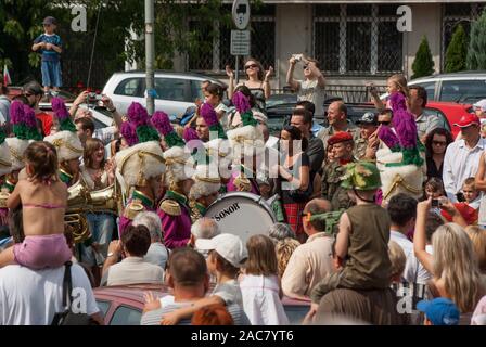 Banda Militare durante la sfilata di un corteo in occasione dell'Esercito Polacco giorno Foto Stock