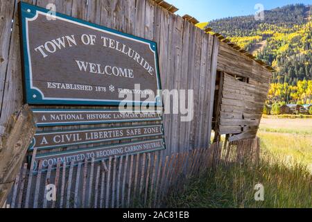 Telluride, CO - Ottobre 2, 2019: segno di benvenuto al di fuori di Telluride, Colorado in San Juan Maountains Foto Stock