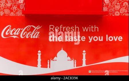 Coca Cola pubblicità al Taj Mahaj in Agra, India Foto Stock