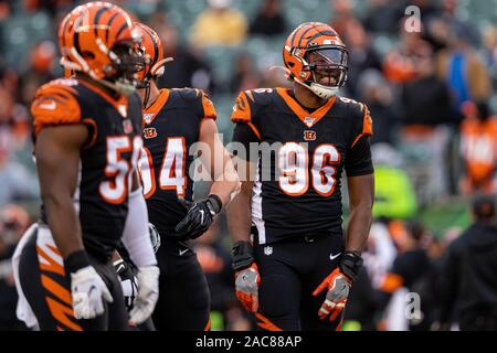 Cincinnati, OH, Stati Uniti d'America. 01 Dic, 2019. Carlos Dunlap (96) di Cincinnati Bengals reagisce durante l'NFL Football azione di gioco tra il New York getti e Cincinnati Bengals a Stadio Paul Brown su dicembre 01, 2019 a Cincinnati, OH. Adam Lacy/CSM/Alamy Live News Foto Stock