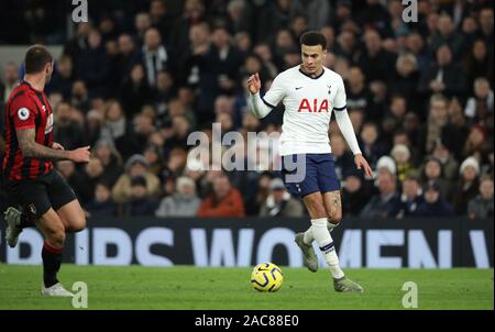 Londra, Regno Unito. 30 Novembre, 2019. Il dele Alli (TH) presso il Tottenham Hotspur v Bournemouth English Premier League, nella nuova White Hart Lane, Londra, Regno Unito il 30 novembre 2019. **Solo uso editoriale, è richiesta una licenza per uso commerciale. Nessun uso in scommesse, giochi o un singolo giocatore/club/league pubblicazioni** Credito: Paolo Marriott/Alamy Live News Foto Stock