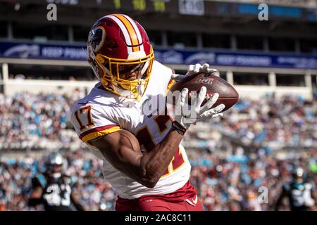 Charlotte, North Carolina, Stati Uniti d'America. 1 dicembre, 2019. Washington Redskins wide receiver McLaurin spugna (17) durante l'azione di gioco presso la Bank of America Stadium. Washington Redskins ha vinto 29-21. Credito: Jason Walle/ZUMA filo/Alamy Live News Foto Stock