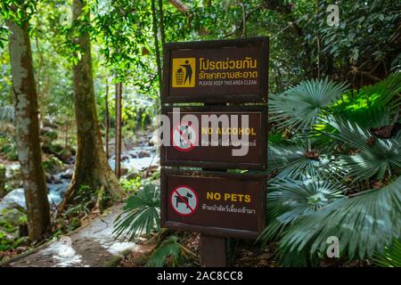 No alcool no animali domestici tabelle di avvertimento nel parco nazionale Foto Stock