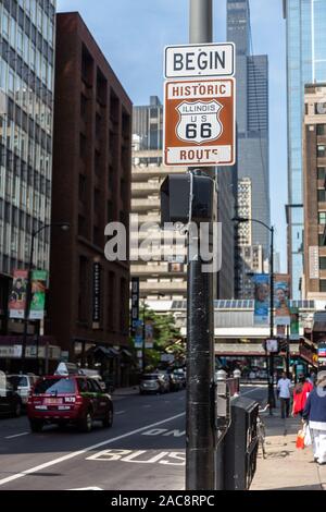 Iniziare il percorso 66 - Strada segno all inizio del percorso 66, Chicago, Illinois, Stati Uniti d'America Foto Stock