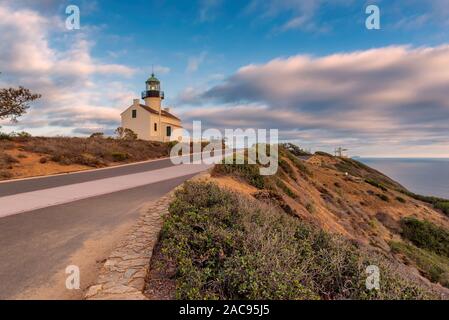 Vista al tramonto del Lighthouse Point Loma, Cabrillo National Monument, San Diego, California. Foto Stock