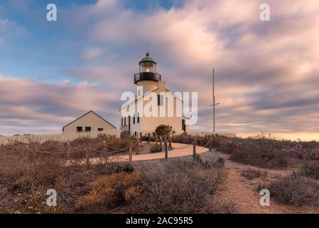 Vista al tramonto del Lighthouse Point Loma, Cabrillo National Monument, San Diego, California. Foto Stock