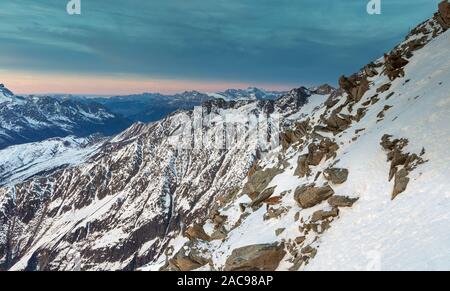La cattura di una valle in Francia att tramonto dalla cima Foto Stock