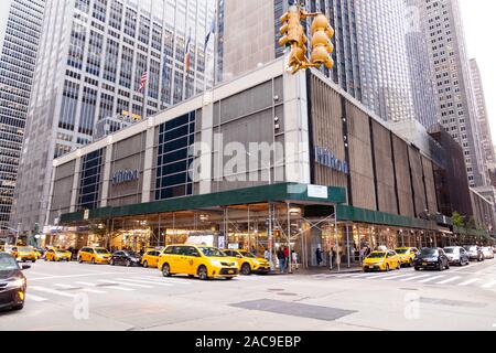 Hilton Hotel , Midtown, 1335 Avenue of the Americas, New York, Stati Uniti d'America. Foto Stock