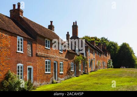 Inghilterra, Hampshire, la Nuova Foresta Buckler duro del XVIII secolo di costruzione navale Village Foto Stock