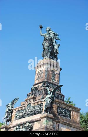 La figura della Germania al Niederwalddenkmal, Rüdesheim sul Reno, Hesse, Germania, Europa Foto Stock