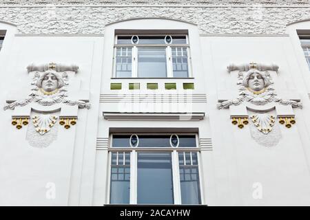 Splendidamente ristrutturato casa in stile art nouveau Foto Stock