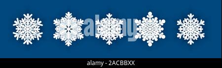 Fiocchi di neve di carta impostato su sfondo blu. Illustrazione Vettoriale Illustrazione Vettoriale