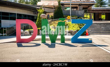 Paju Corea , 24 settembre 2019 : DMZ segno vicino al Terzo Tunnel di infiltrazione in coreano zona demilitarizzata in Paju Corea del Sud Foto Stock