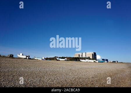 Sizewell beach e la centrale nucleare di Suffolk in Inghilterra Foto Stock