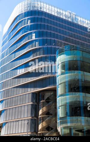 Il vetro encassed UTS edificio centrale ha molte caratteristiche di design esclusive. Progettato da Australian architectural firm FJMT, esso offre un 10-twiste livello Foto Stock