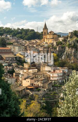 Der Ort Novara di Sicilia, Sizilien, Italien, Europa | Novara di Sicilia villaggio, Sicilia, Italia, Europa Foto Stock