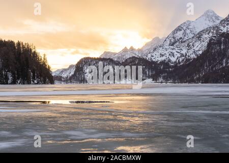 Lago di Saint Moritz, Canton Grigioni, Svizzera Foto Stock