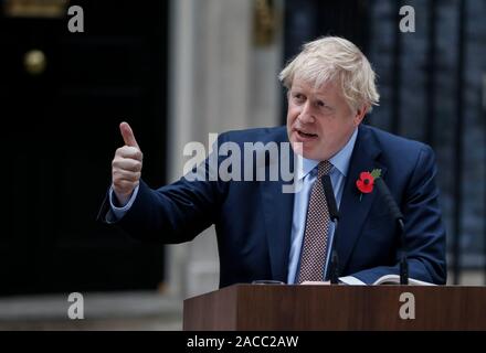 Pechino, Cina. 6 Nov, 2019. Primo Ministro britannico Boris Johnson fa una dichiarazione al di fuori 10 di Downing Street a Londra, in Gran Bretagna il 9 novembre 6, 2019. Credito: Han Yan/Xinhua/Alamy Live News Foto Stock
