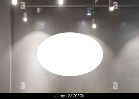 Mock up. Blank affissioni, poster, pubblicità sulla parete interna del negozio Foto Stock