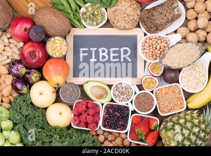 Cibo ricco di fibre, vista dall'alto Foto Stock