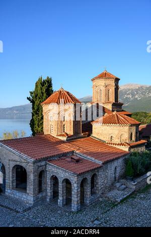 La chiesa di San Naum di Ohrid, presso il monastero dello stesso nome sulla riva del lago di Ohrid in Macedonia nord, Europa. Foto Stock