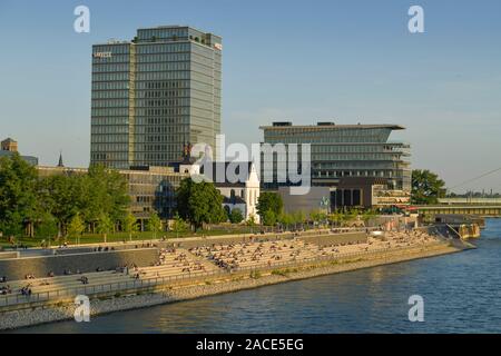 La Lanxess AG, Rhein, Kennedyplatz, Köln, Nordrhein-Westfalen, Deutschland Foto Stock