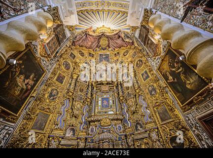 Ornato alterare nel XVIII secolo IGLESIA DE SAN LUIS DE LOS FRANCESES, Siviglia, Spagna Foto Stock