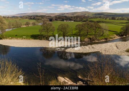 Fiume Lune dalla vista Ruskins, Kirkby Lonsdale, Cumbria, Inghilterra, paesaggio. Foto Stock