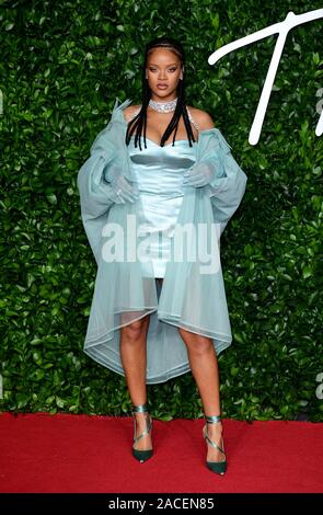 Rihanna frequentando il Fashion Awards 2019 presso la Royal Albert Hall, Kensington Gore, Londra. Foto Stock