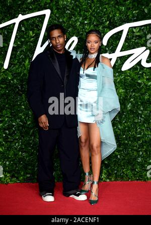 A$AP Rocky e Rihanna frequentando il Fashion Awards 2019 presso la Royal Albert Hall, Kensington Gore, Londra. Foto Stock