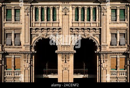 Edifici di Balluta in St Julians Balluta Bay a Malta sono state costruite nel 1928 e sono il migliore esempio di Art Nouveau sulle isole Foto Stock