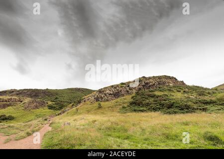 Vista di Arthur's sedile in Holyrood Park di Edimburgo, Scozia Foto Stock