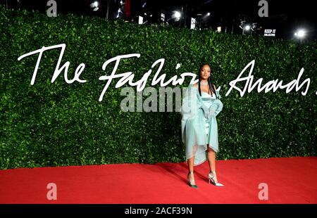 Rihanna frequentando il Fashion Awards 2019 presso la Royal Albert Hall, Kensington Gore, Londra. Foto Stock