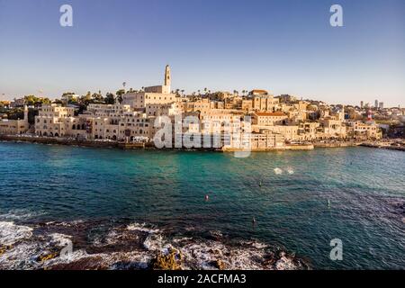 Riprese aeree della famosa città vecchia di Jaffa a Tel Aviv, Israele. Foto Stock