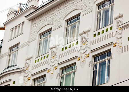 Splendidamente ristrutturato casa in stile art nouveau Foto Stock