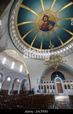 Interno della cattedrale cattolica romana di Tirana in Albania Foto Stock