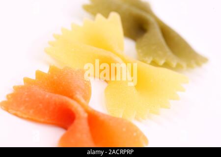 Close-up farfalle tre colori. Foto Stock