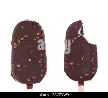 Picchiato e cassaforte ricoperta di cioccolato gelato. Foto Stock