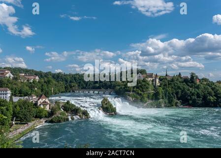 Cascate del Reno con Laufen Castello di Neuhausen am Rheinfall, Canton Sciaffusa, Svizzera, Europa Foto Stock