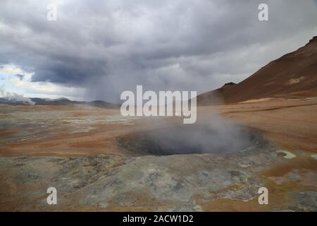 Alta temperatura zona Námafjall Hverarönð Isola Foto Stock