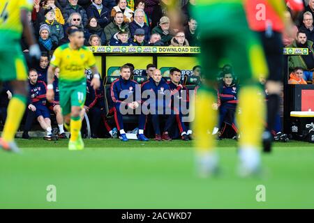 1 dicembre 2019, Carrow Road, Norwich; Premier League, Norwich City v Arsenal : Freddie Ljungberg orologi il dispiegamento di gioco durante la sua prima partita come responsabile ad interim Credit: Georgie Kerr/news immagini Foto Stock