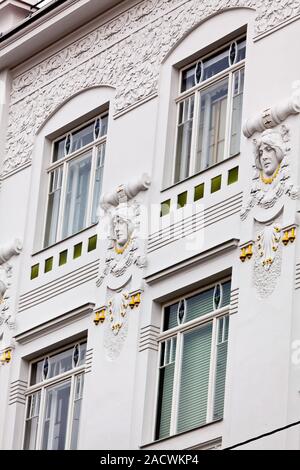 Splendidamente ristrutturato casa in stile art nouveau Foto Stock